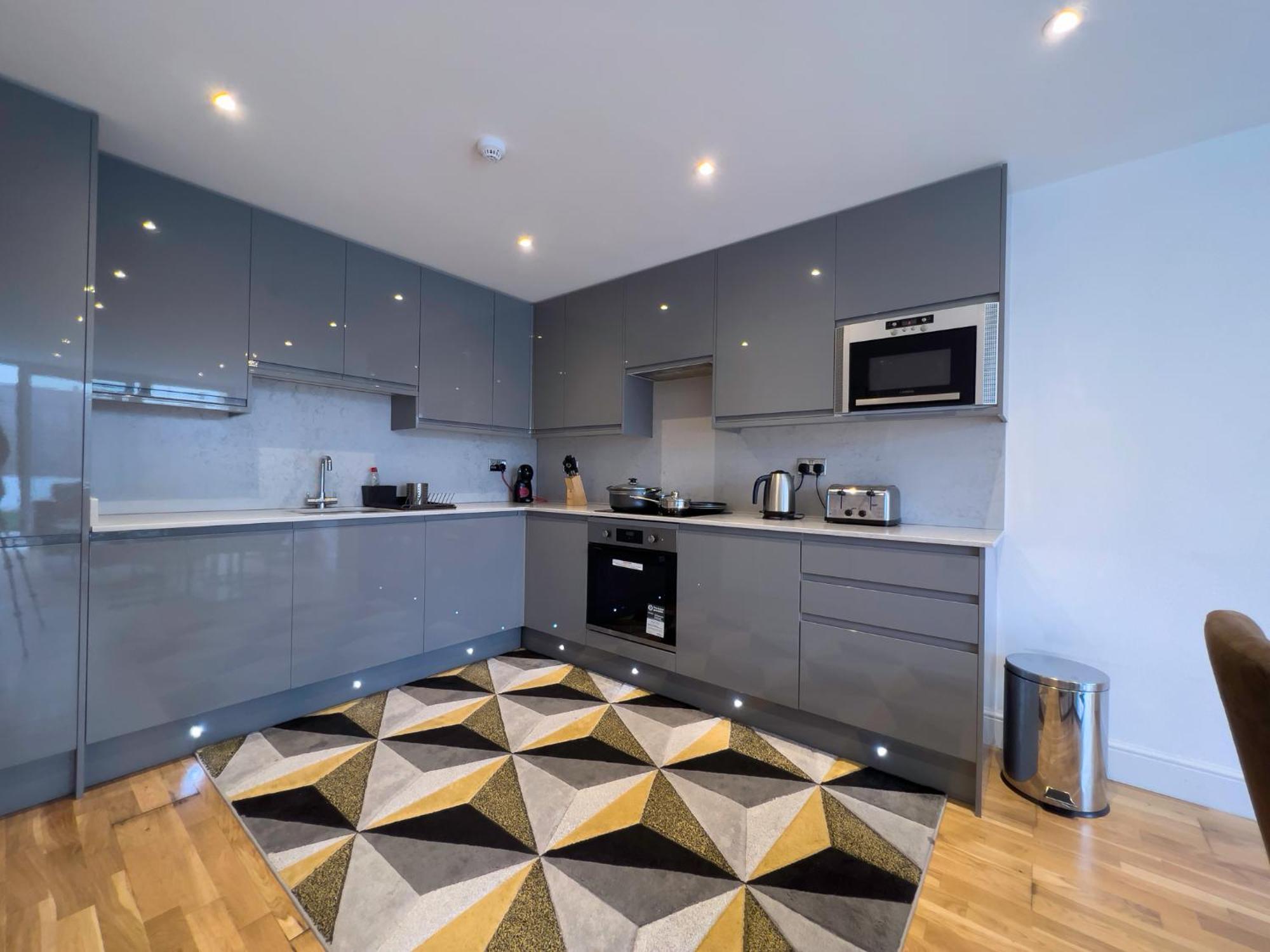 Апартаменты Deluxe 3 Bed Flat With Garden Финчли Экстерьер фото